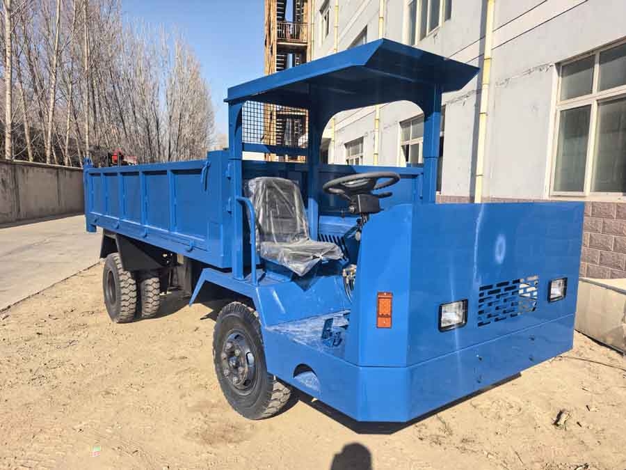 隨車(chē)挖運(yùn)輸車(chē)