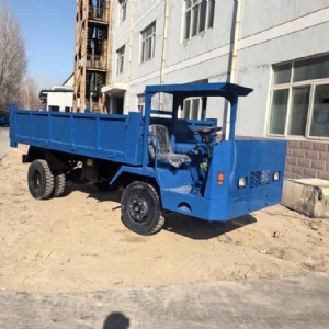 隨車(chē)挖運(yùn)輸車(chē)